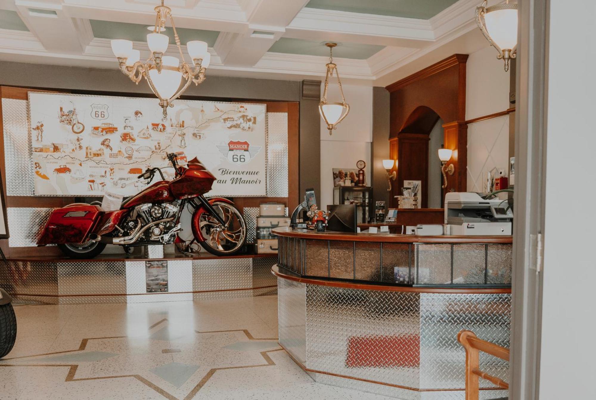 Hotel Historique Et Manoir Route 66 Saint-Victor エクステリア 写真